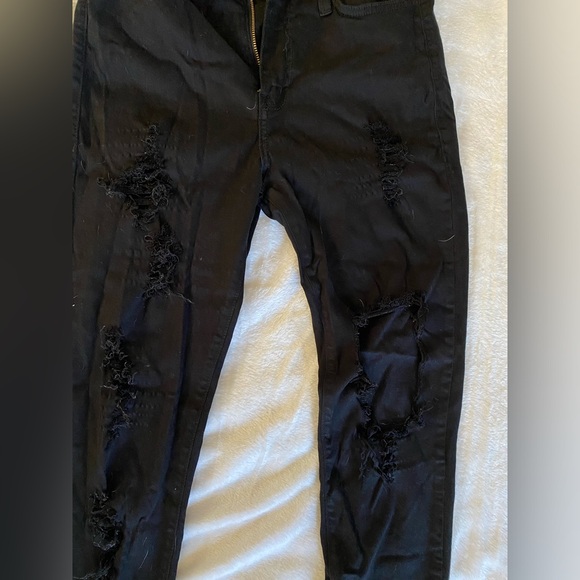 Distressed black skinny jeans - Picture 4 of 9